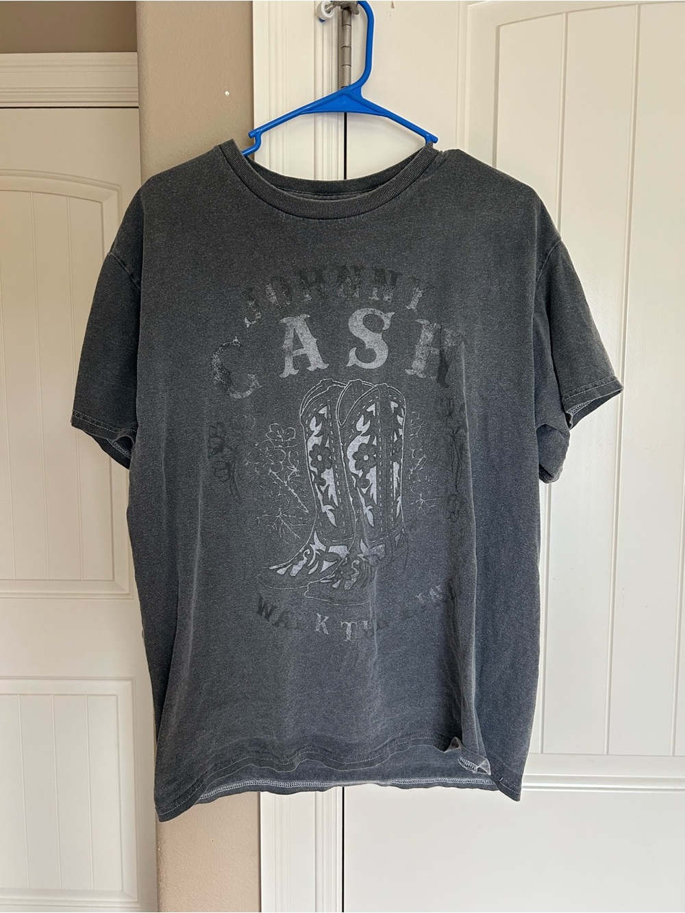 Vintage-Style Black Graphic Tee - CASH Design